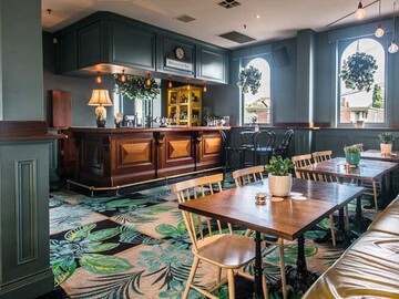 Free | Book a table: The freelancer's friendly and creative space