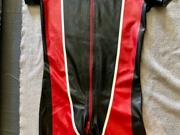 Selling: Invincible Rubber Xcelerator Surf With Thru Zip Suit Size Med