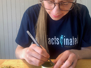 Wellness Session Single: Crafting your own Herbal Healing Salve with Sara