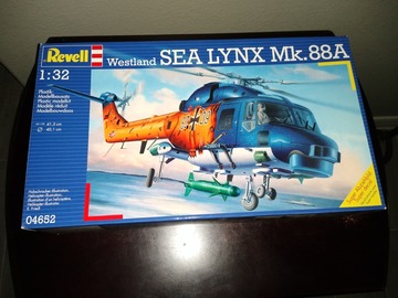 Selling with online payment: 1/32 Revell Sea Lynx 