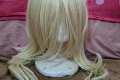Selling with online payment: Medium blonde wig