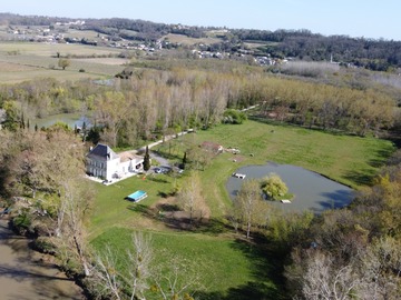 NOS JARDINS A LOUER: Parc de 2 hectares en bord de Dordogne à 30 minutes de Bordeaux