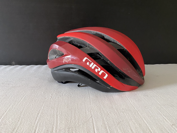 Selling with online payment: Giro Synthe Helmet (size S)
