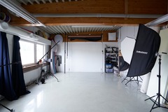 Renting out: Shared Photo studio available in Roihupelto