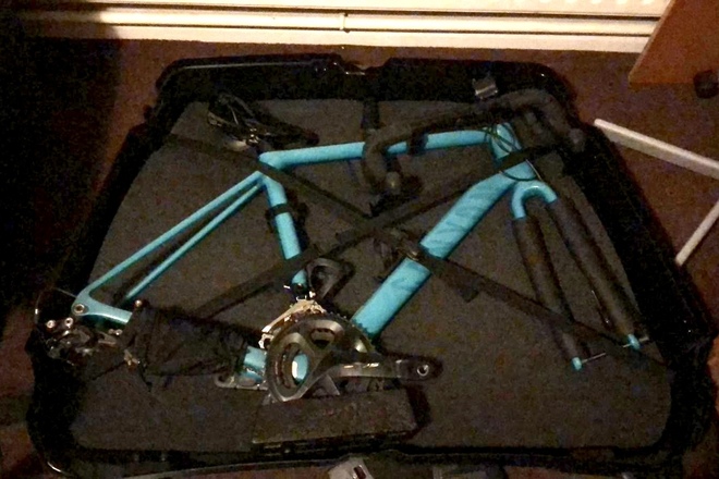 Red cycling bike box 2025