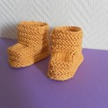 Vente au détail: Chaussons jaunes bébés coton bio tricotés main