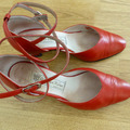 Vente: Chaussures de danses vendues mais boîte de cirage donnée