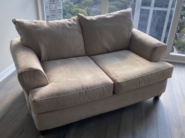 Selling: Couch/Sofa
