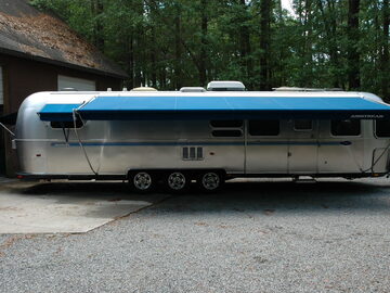 For Sale: 2000 Airstream Excella 34'