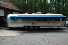 For Sale: 2000 Airstream Excella 34'