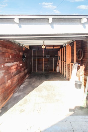 Los Angeles CA, Private One Car Garage For Parking, Storage 