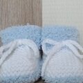 Vente au détail: Chaussons bébé garçon 0-3 mois blanc et bleu ciel