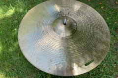 Selling with online payment: $150 OBO Paiste 18" Signature Full Crash 1427 grams