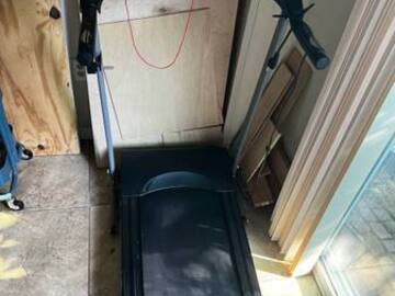 Selling: Treadmill