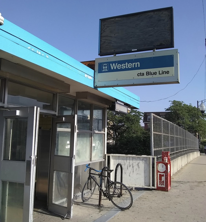 Chicago IL, Multiple Parking Spots Near Trains & Stadium