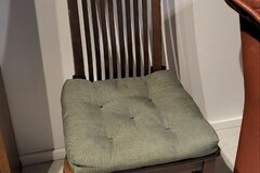 Myydään: Wooden sturdy chair with the seat