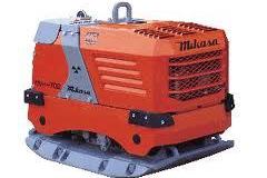 En alquiler: PLACA VIBRATORIA REVERSIBLE MIKASA MHV 702 A CONTROL REMOTO 