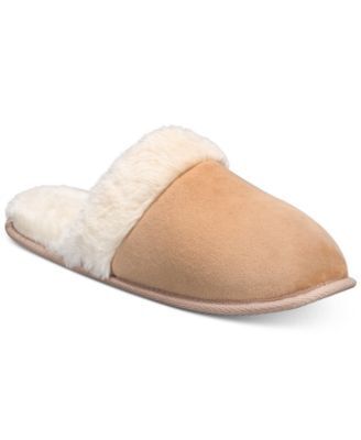 60pc Women's New lot of Slippers.