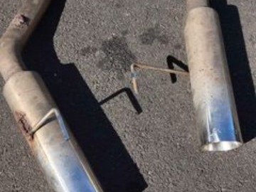 Selling without online payment: 05-09 Mustang GT Pypes/Pype Bomb Mufflers