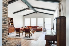 Hourly Rental: Mid century ranch home 