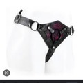 Kaufen möchten: ISO: TANTUS Black Widow Connoisseur Strap-On Harness