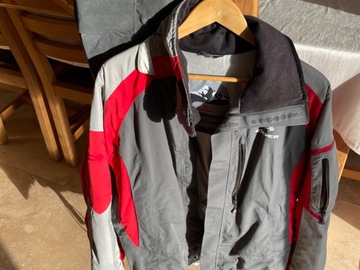 Selling with online payment: Ski jacket (Medium) and trousers (32/32)