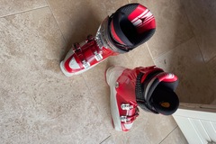 Winter sports: Men’s Atomic ski boots