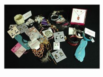 Liquidation & Wholesale Lot: 300 pcs--Asst. Department Store Jewelry--$0.33 pcs!!