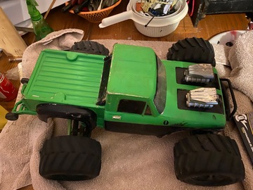 Selling: Traxxas Stampede 4wheel dr 