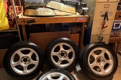 Selling: 2000 mustang stocks
