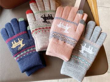 Buy Now: Women's Warm Christmas  Gloves – Assorted Style