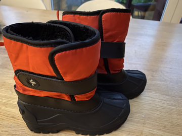 Selling Now: Muddy Puddles Childs Size 13 Snowboot