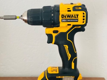Renting out with online payment: Dewalt Drill
