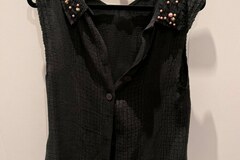 Selling: Button up top 