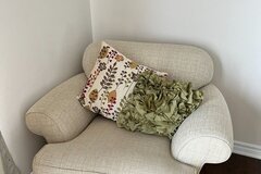 Individual Sellers: 2 Accent chairs - Comfy and Classy