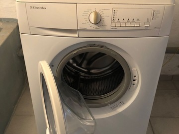 Biete Hilfe: Waschmaschine abzugeben 