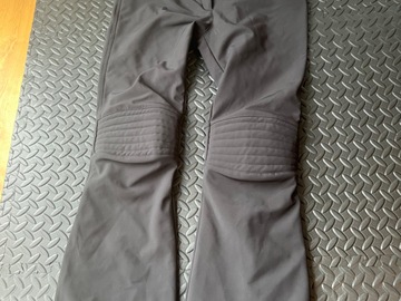 Selling with online payment: Black HH lightweight ski trousers, never worn