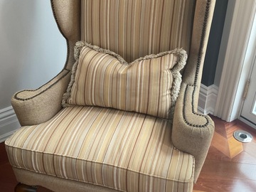 Selling: Reading chairs