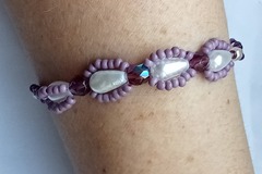 Vente au détail: Bracelet goutte mauve