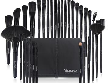 Comprar ahora: 160 Pieces Professional Black Makeup Brushes 