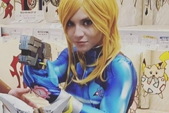 Selling with online payment: Samus gun and wig 