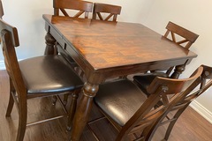 Individual Sellers: Extendable Dining table with 6 chairs