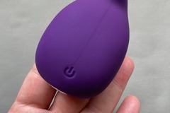 Selling: Yumi Rechargeable Finger Vibe