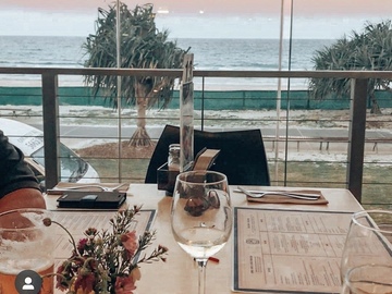 Walk-in: 180° sweeping views of the ocean, with free WiFi