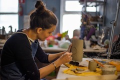 Etsitään tilaa: Ceramic artist is looking for shared studio