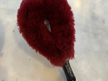 Selling: Luxe Shearling Fur Grip Leash Accessory - Burgundy