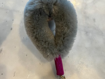 Selling: Luxe Shearling Fur Grip Leash Accessory - Light Gray