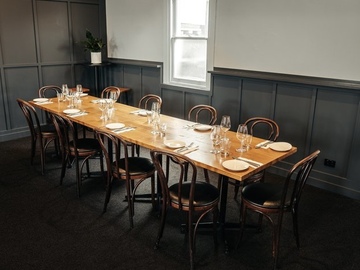 Book a meeting | $: Kent Upstairs - Relaxed and modern corporate dining area 
