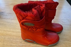 Selling Now: Red muddy puddle child snow boots 