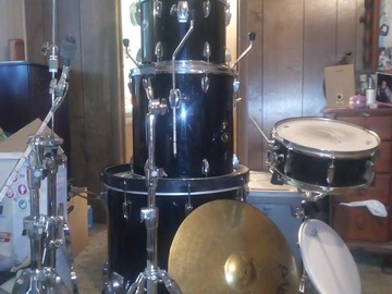 Selling with online payment: Tama imperial star 10 yrs old good condition